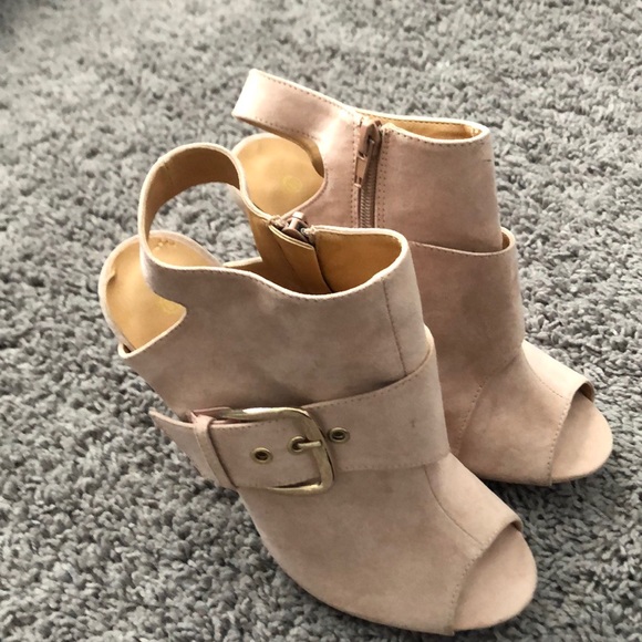 Shoes - Wild diva sz 8.5
